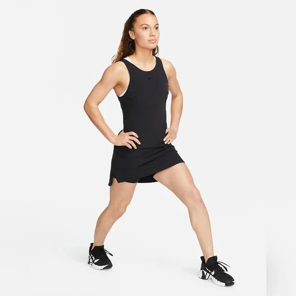 Nike Women's Bliss Sport Dress, XL, Black Nike Women's Bliss Sport Dress, XL, Black